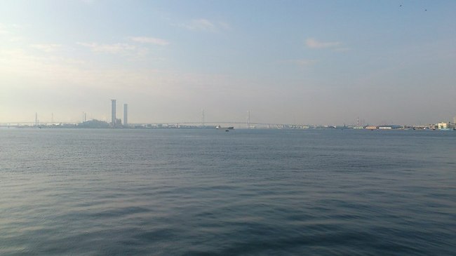 朝日を浴びた港2.jpg